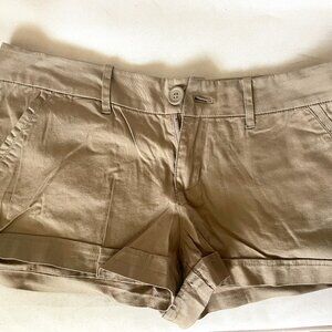 dELiA*s NWT Khaki Shorts
